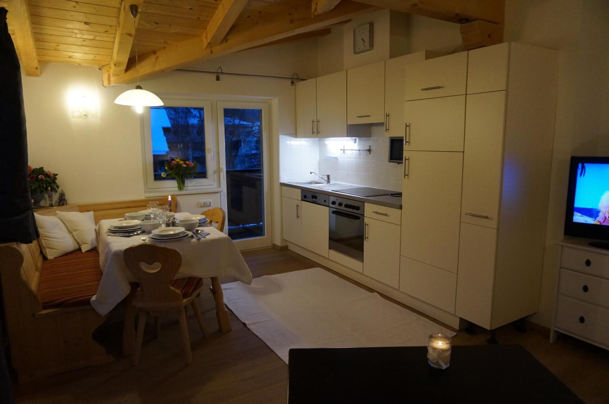 Haus Senoner Bed & Breakfast Kitzbuhel Ruang foto
