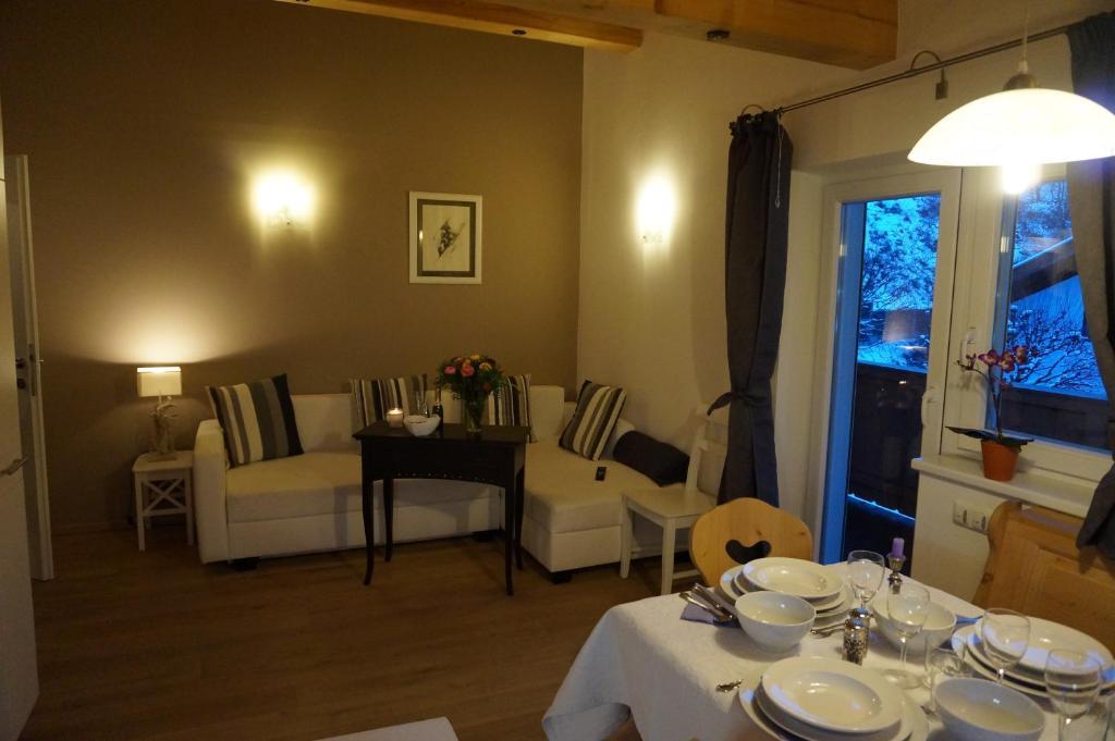 Haus Senoner Bed & Breakfast Kitzbuhel Ruang foto